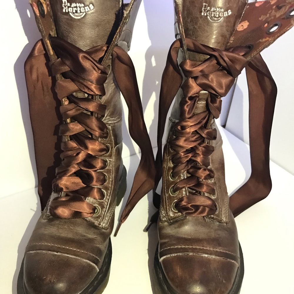 Dr.Martens TRIUMPH 1914 distressed leather floral fold over boot